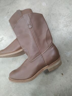 Classic Brown Leather Pull-On Boots